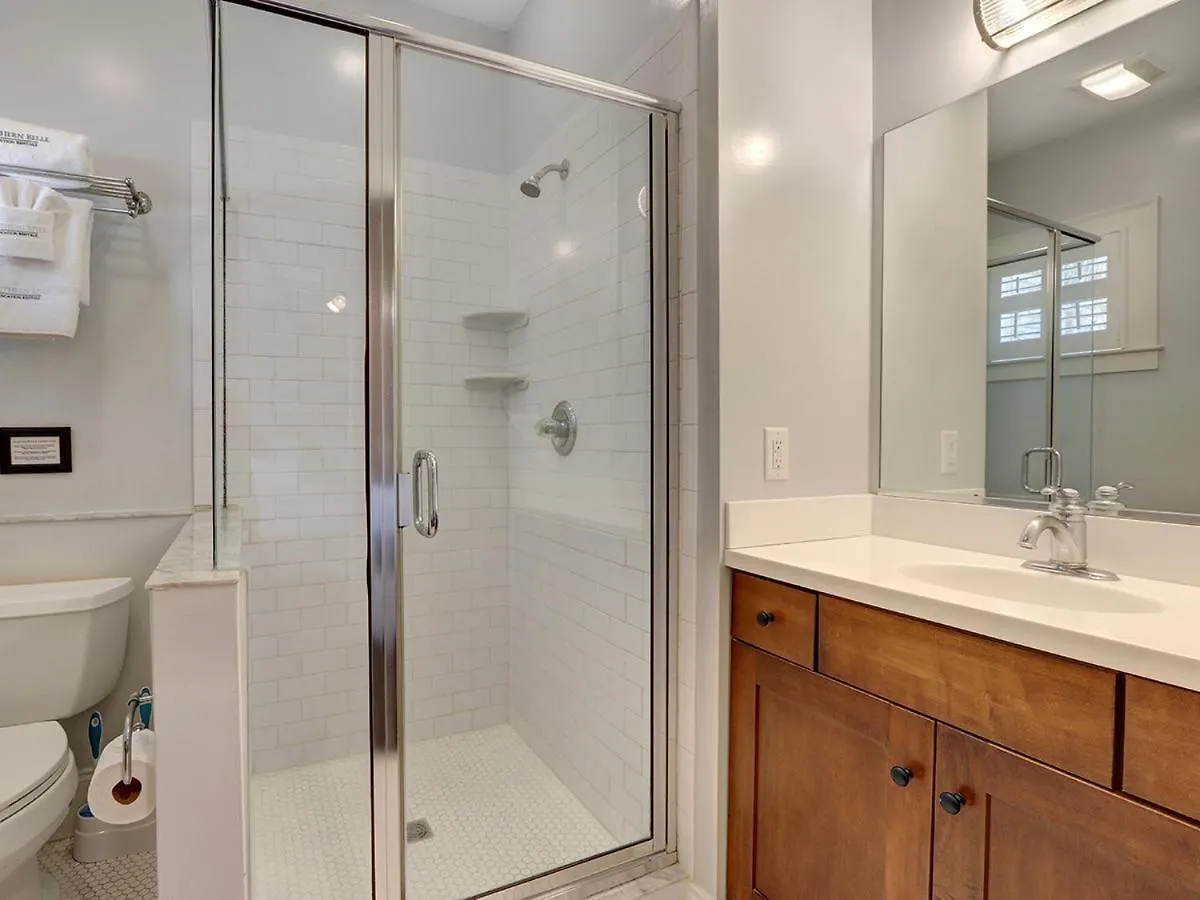Southern Elegance Carriage House Savannah Apartment