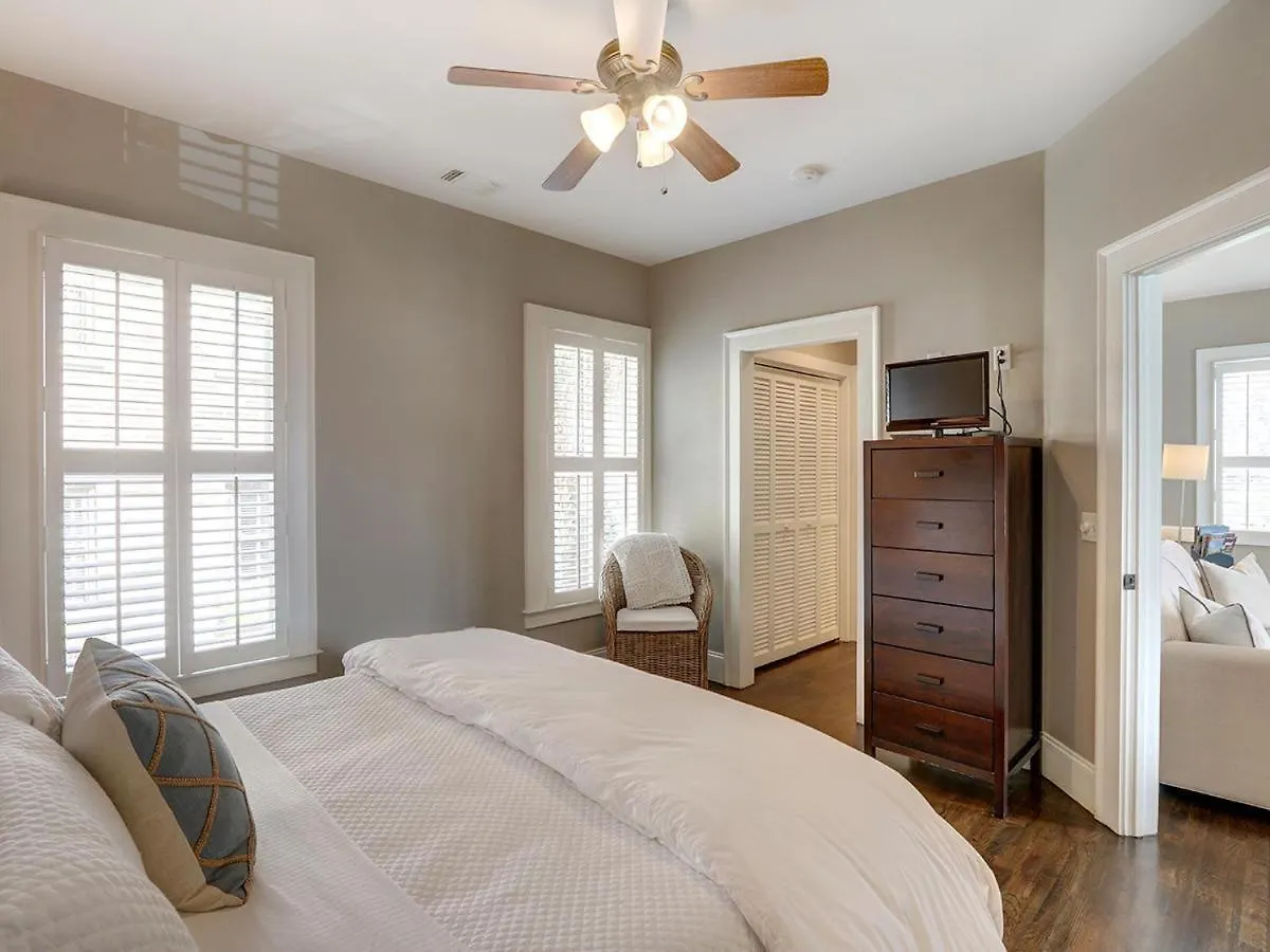 Southern Elegance Carriage House Savannah 0*,  United States