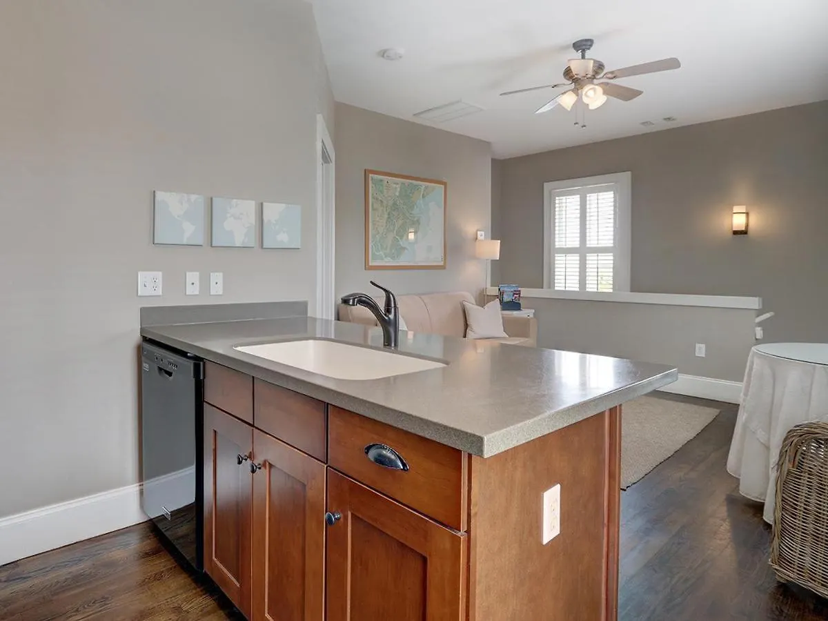 Southern Elegance Carriage House Savannah 0*,